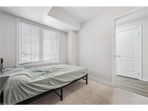 390 Linden Drive, Cambridge, ON - Indoor Photo Showing Bedroom