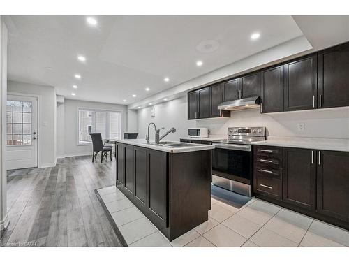390 Linden Drive, Cambridge, ON - Indoor Photo Showing Kitchen With Upgraded Kitchen