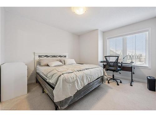 390 Linden Drive, Cambridge, ON - Indoor Photo Showing Bedroom