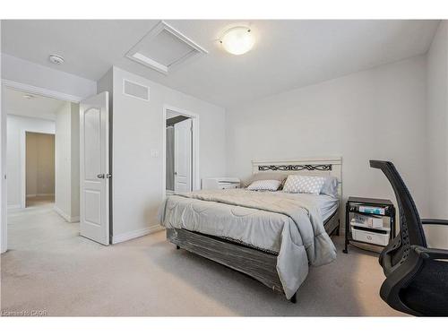 390 Linden Drive, Cambridge, ON - Indoor Photo Showing Bedroom