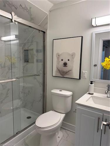 315 Simcoe Street, Woodstock, ON - Indoor Photo Showing Bathroom