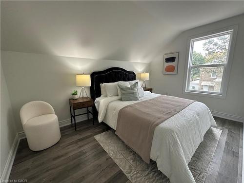 315 Simcoe Street, Woodstock, ON - Indoor Photo Showing Bedroom
