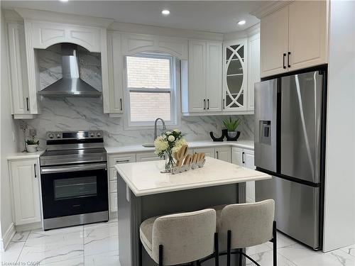 315 Simcoe Street, Woodstock, ON - Indoor Photo Showing Kitchen With Stainless Steel Kitchen With Upgraded Kitchen