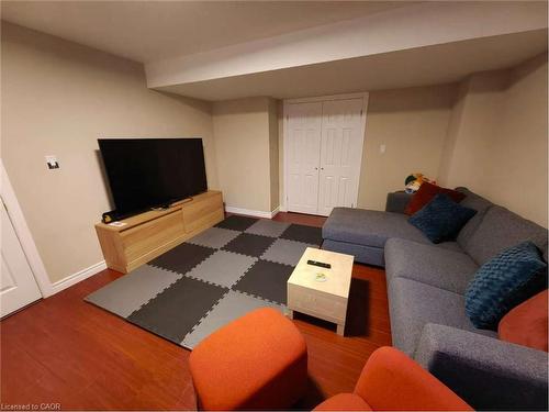 4639 Drever Road, Burlington, ON - Indoor Photo Showing Living Room