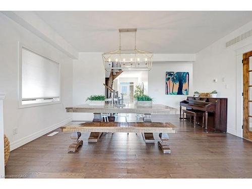 160 Freure Drive, Cambridge, ON - Indoor Photo Showing Living Room