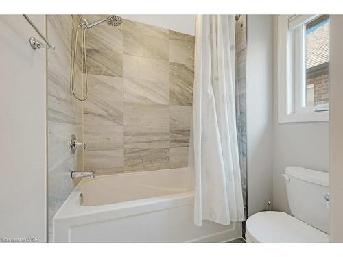 160 Freure Drive, Cambridge, ON - Indoor Photo Showing Bathroom