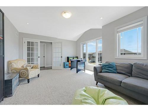 160 Freure Drive, Cambridge, ON - Indoor Photo Showing Living Room