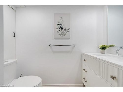 160 Freure Drive, Cambridge, ON - Indoor Photo Showing Bathroom