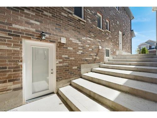 160 Freure Drive, Cambridge, ON - Outdoor