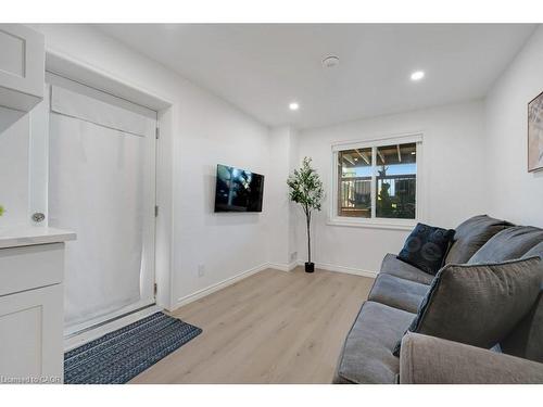 160 Freure Drive, Cambridge, ON - Indoor