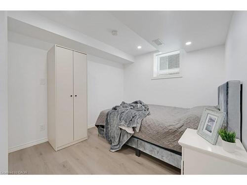 160 Freure Drive, Cambridge, ON - Indoor Photo Showing Bedroom