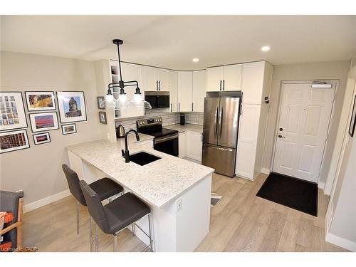 103-2035 Appleby Line, Burlington, ON - Indoor Photo Showing Kitchen With Stainless Steel Kitchen