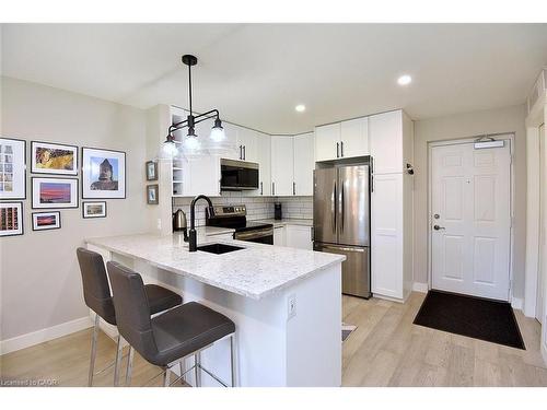103-2035 Appleby Line, Burlington, ON - Indoor Photo Showing Kitchen With Stainless Steel Kitchen