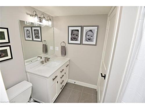 103-2035 Appleby Line, Burlington, ON - Indoor Photo Showing Bathroom