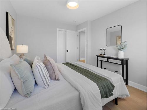 3406 Putter Place, Burlington, ON - Indoor Photo Showing Bedroom