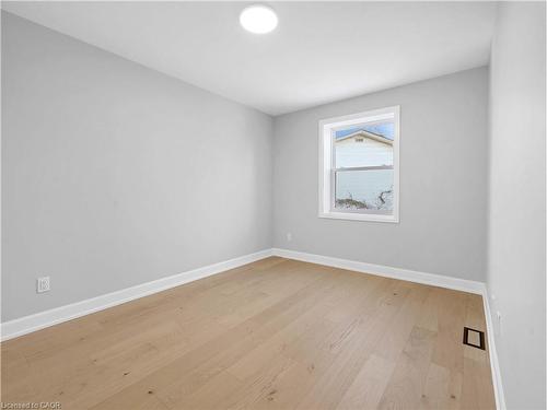 3406 Putter Place, Burlington, ON - Indoor Photo Showing Other Room