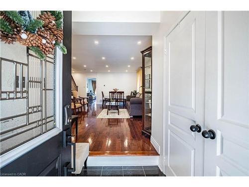 5708 Margarita Crescent, Mississauga, ON - Indoor Photo Showing Other Room