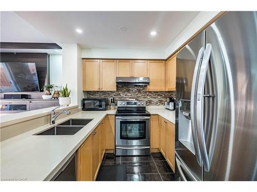 5708 Margarita Crescent, Mississauga, ON - Indoor Photo Showing Kitchen With Double Sink With Upgraded Kitchen