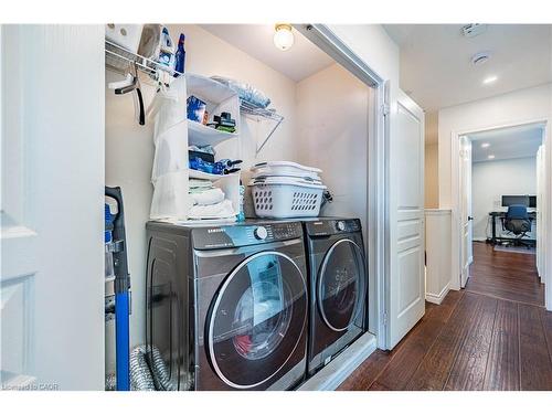 5708 Margarita Crescent, Mississauga, ON - Indoor Photo Showing Laundry Room