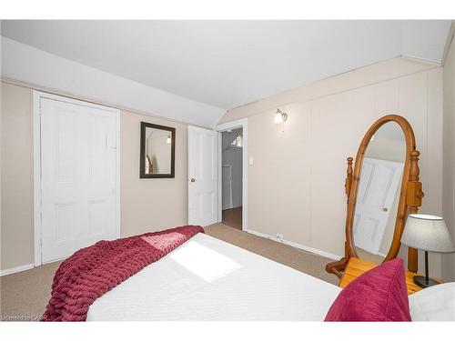 127 East Avenue N, Hamilton, ON - Indoor Photo Showing Bedroom