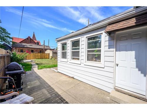 127 East Avenue N, Hamilton, ON - Outdoor