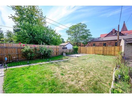 127 East Avenue N, Hamilton, ON - Outdoor With Backyard