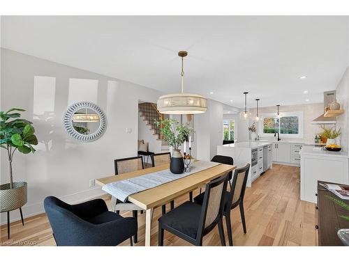 2347 Tweedsmuir Court, Burlington, ON - Indoor Photo Showing Dining Room
