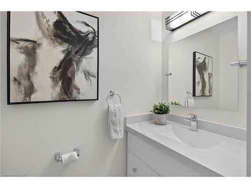 2347 Tweedsmuir Court, Burlington, ON - Indoor Photo Showing Bathroom