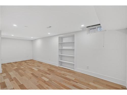 2347 Tweedsmuir Court, Burlington, ON - Indoor Photo Showing Other Room