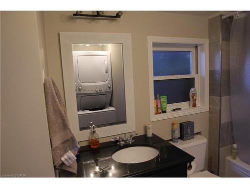 1-4078 #3 Highway, Cayuga, ON - Indoor Photo Showing Bathroom