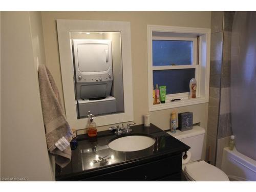 1-4078 #3 Highway, Cayuga, ON - Indoor Photo Showing Bathroom