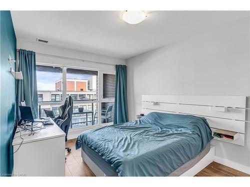 806-1 Victoria Street S, Kitchener, ON - Indoor Photo Showing Bedroom