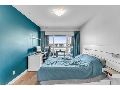 806-1 Victoria Street S, Kitchener, ON - Indoor Photo Showing Bedroom