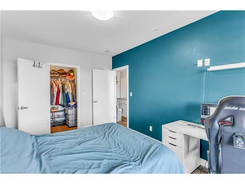 806-1 Victoria Street S, Kitchener, ON - Indoor Photo Showing Bedroom