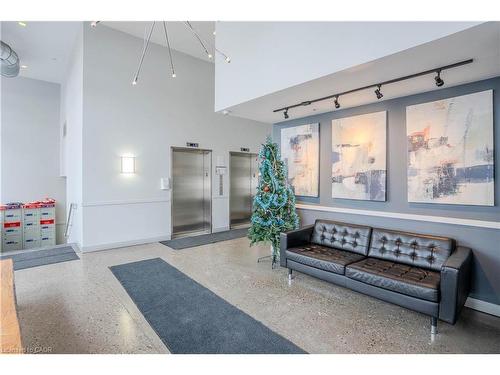 806-1 Victoria Street S, Kitchener, ON - Indoor Photo Showing Other Room