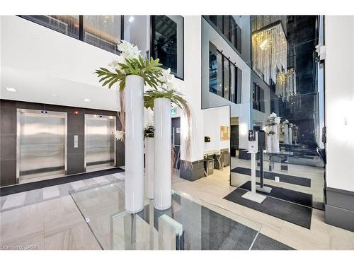 408-10 Concord Place, Grimsby, ON - Indoor