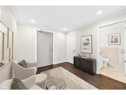 408-10 Concord Place, Grimsby, ON - Indoor