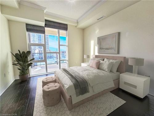 408-10 Concord Place, Grimsby, ON - Indoor Photo Showing Bedroom