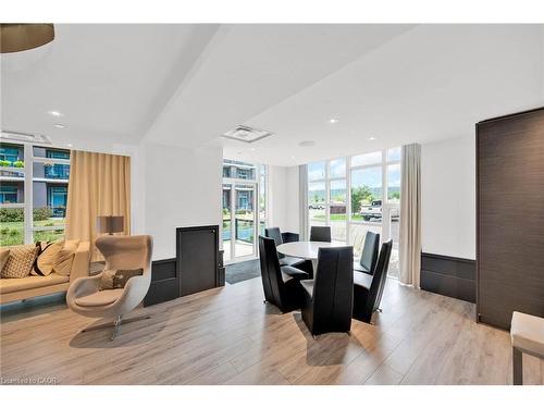 408-10 Concord Place, Grimsby, ON - Indoor