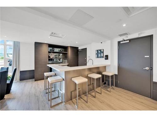 408-10 Concord Place, Grimsby, ON - Indoor