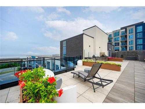 408-10 Concord Place, Grimsby, ON - Outdoor