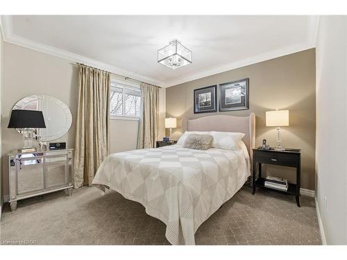 34 Ramsey Crescent, Hamilton, ON - Indoor Photo Showing Bedroom