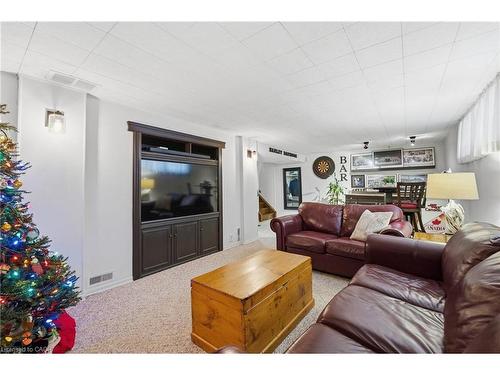 34 Ramsey Crescent, Hamilton, ON - Indoor Photo Showing Living Room