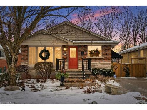 34 Ramsey Crescent, Hamilton, ON - Outdoor