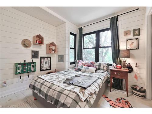 52 Kerr Street, Oakville, ON - Indoor Photo Showing Bedroom