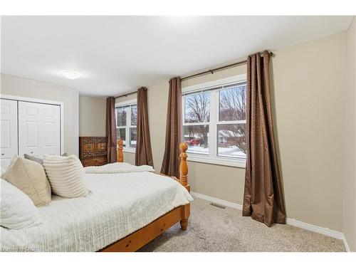 149 West 28Th Street, Hamilton, ON - Indoor Photo Showing Bedroom