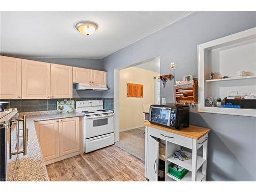 46 Adeline Avenue, Hamilton, ON - Indoor Photo Showing Kitchen