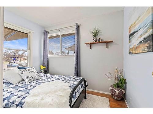 46 Adeline Avenue, Hamilton, ON - Indoor Photo Showing Bedroom