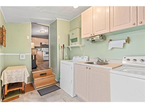 46 Adeline Avenue, Hamilton, ON - Indoor Photo Showing Laundry Room