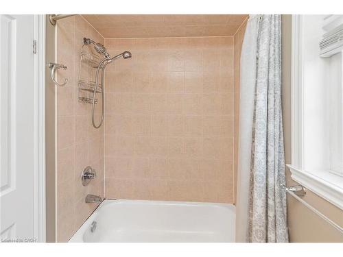 23-222 Fall Fair Way, Binbrook, ON - Indoor Photo Showing Bathroom